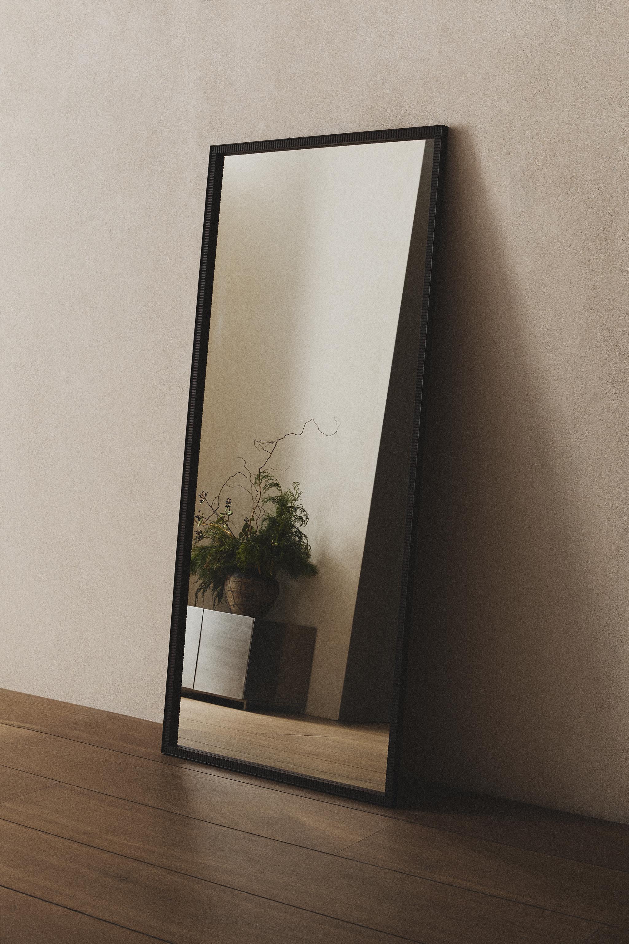 WOODEN FRAME MIRROR